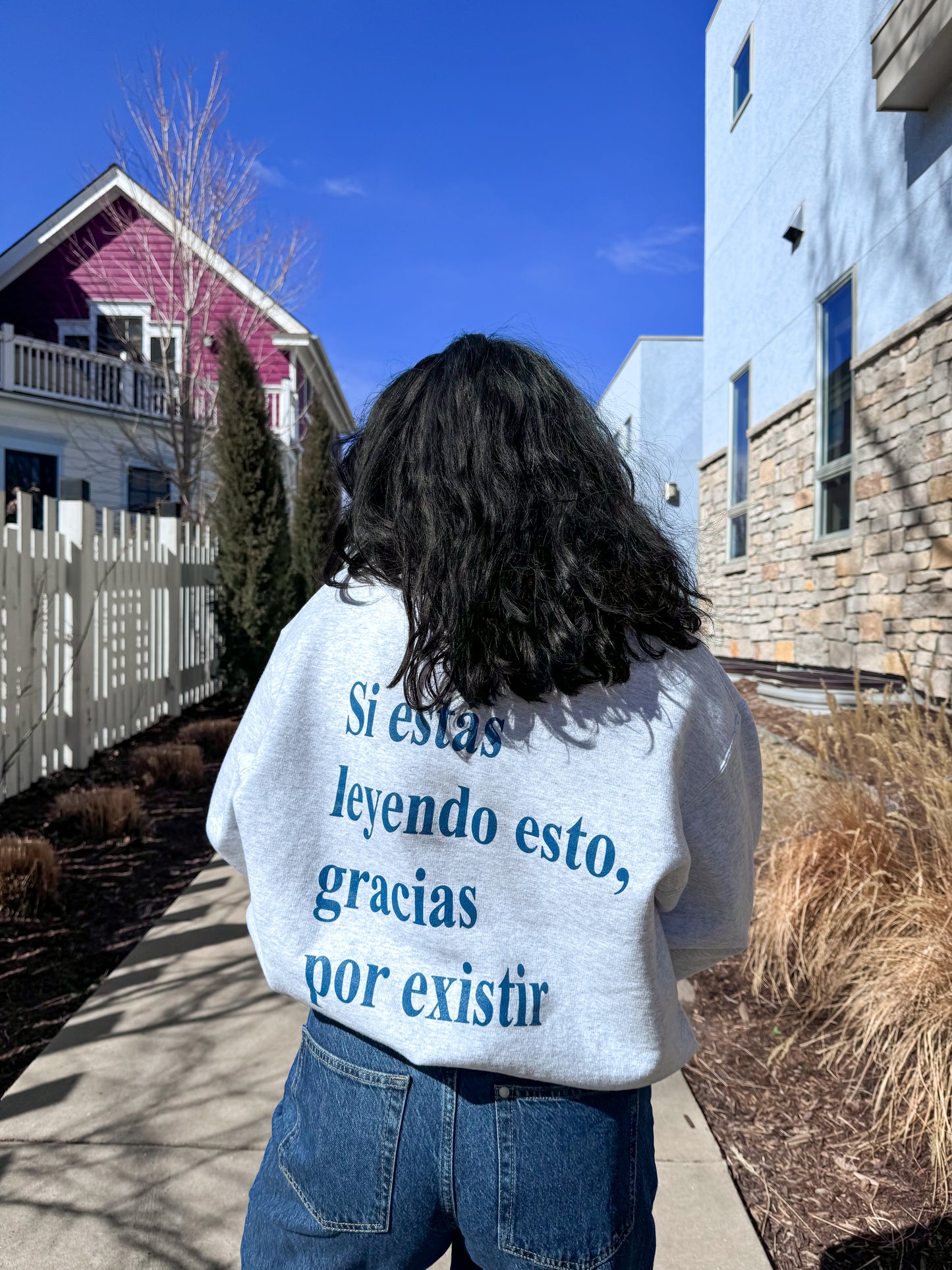 GRACIAS POR EXISTIR Crewnecks