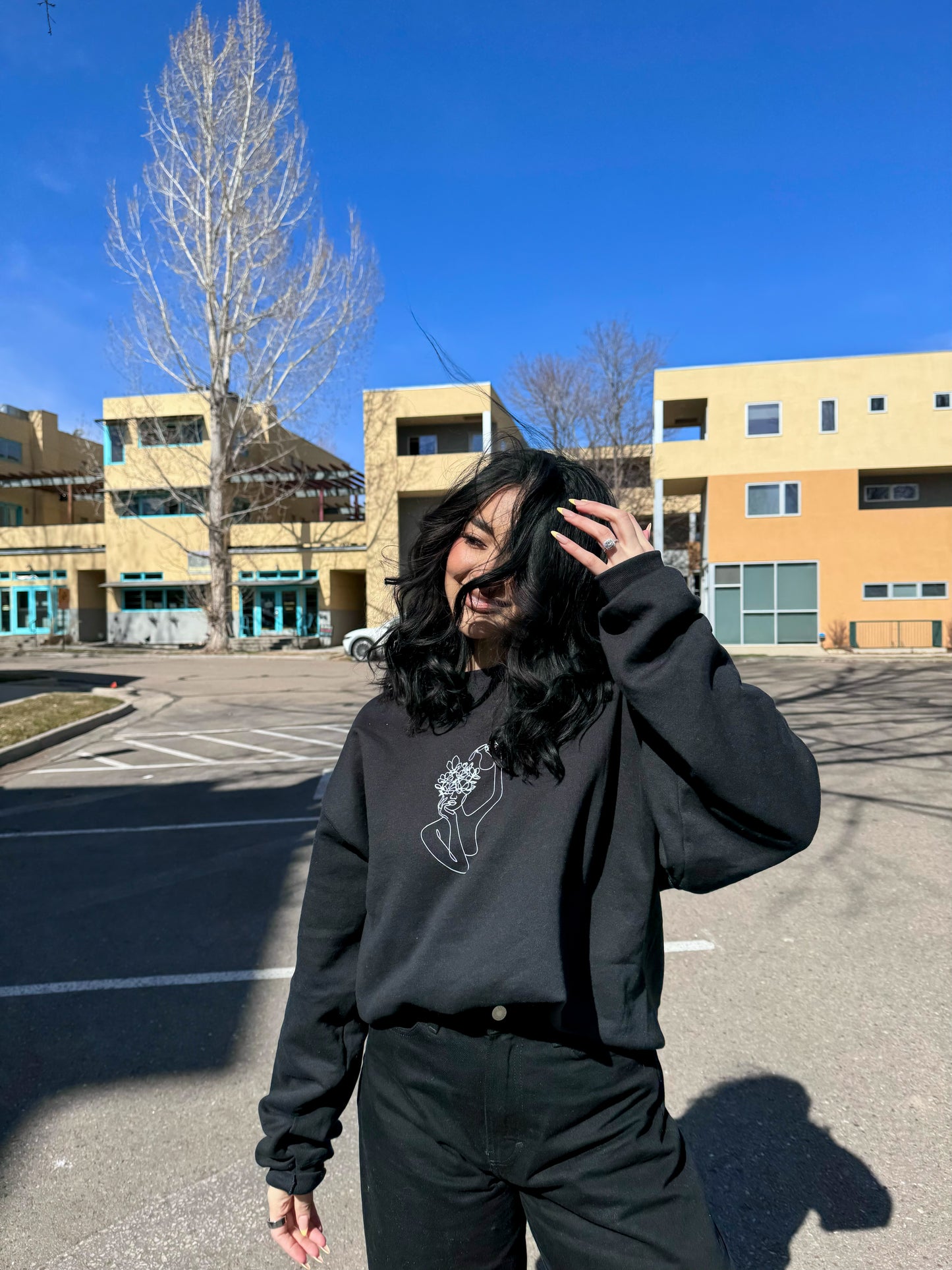 GRACIAS POR EXISTIR Crewnecks
